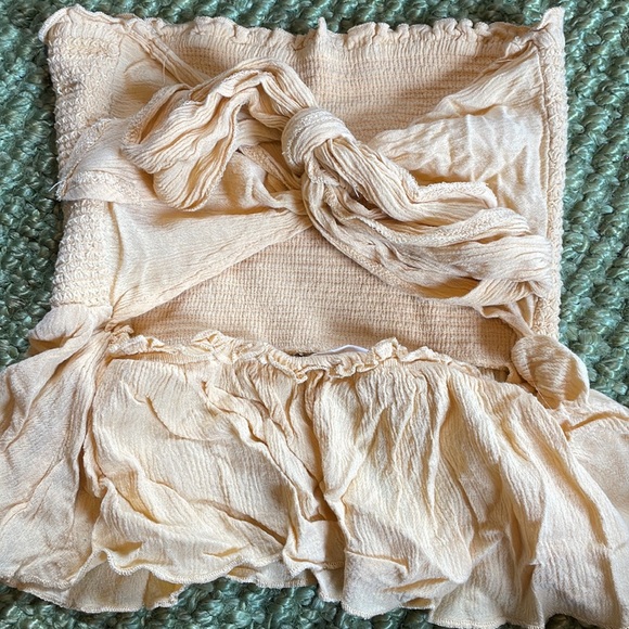 YELLOW OPEN BACK SUMMERTIME STRAPLESS TOP - Picture 2 of 3